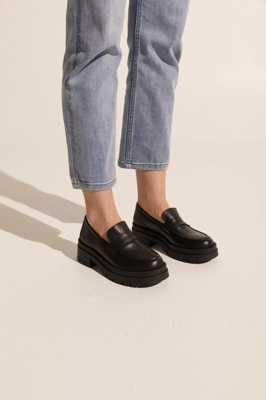 Jury Loafer in Black Leather