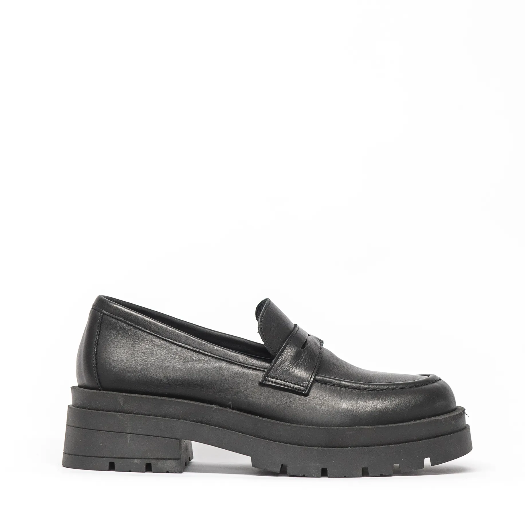 Jury Loafer in Black Leather