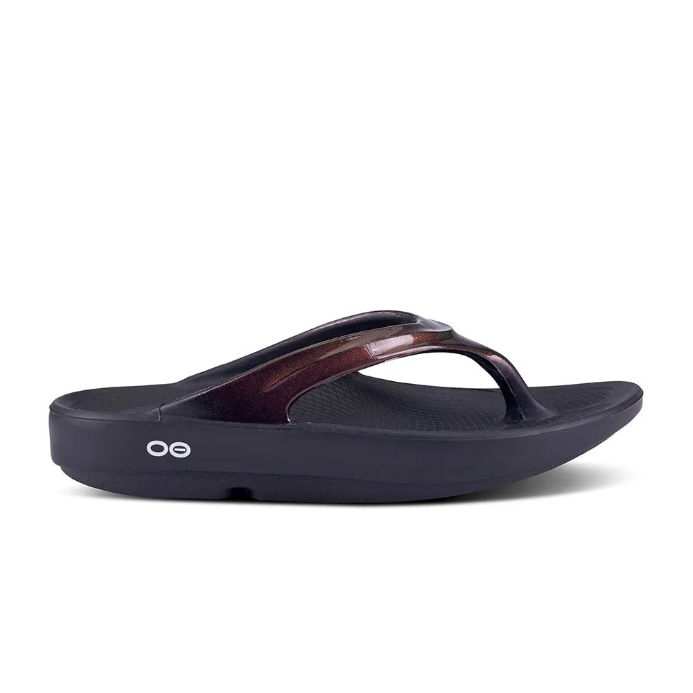 Oofos OOlala Luxe Thong Sandal