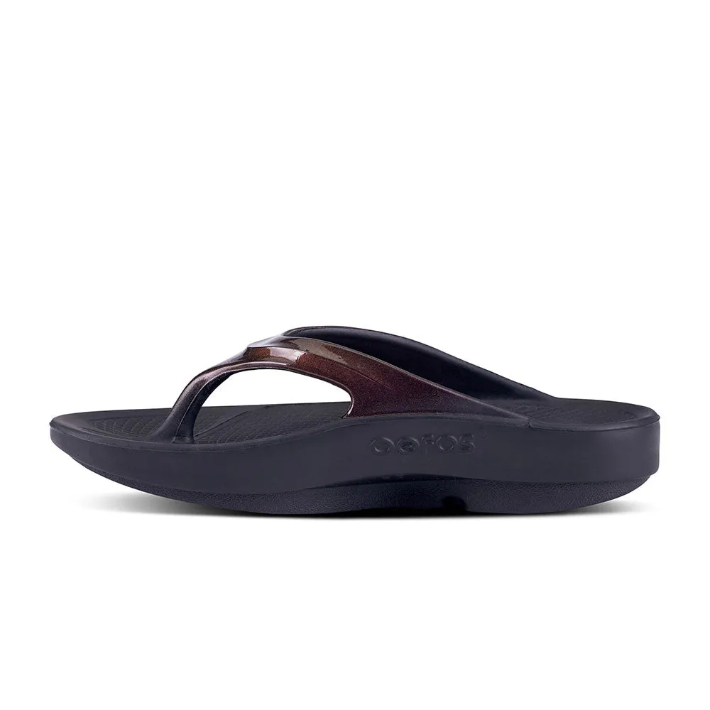 Oofos OOlala Luxe Thong Sandal