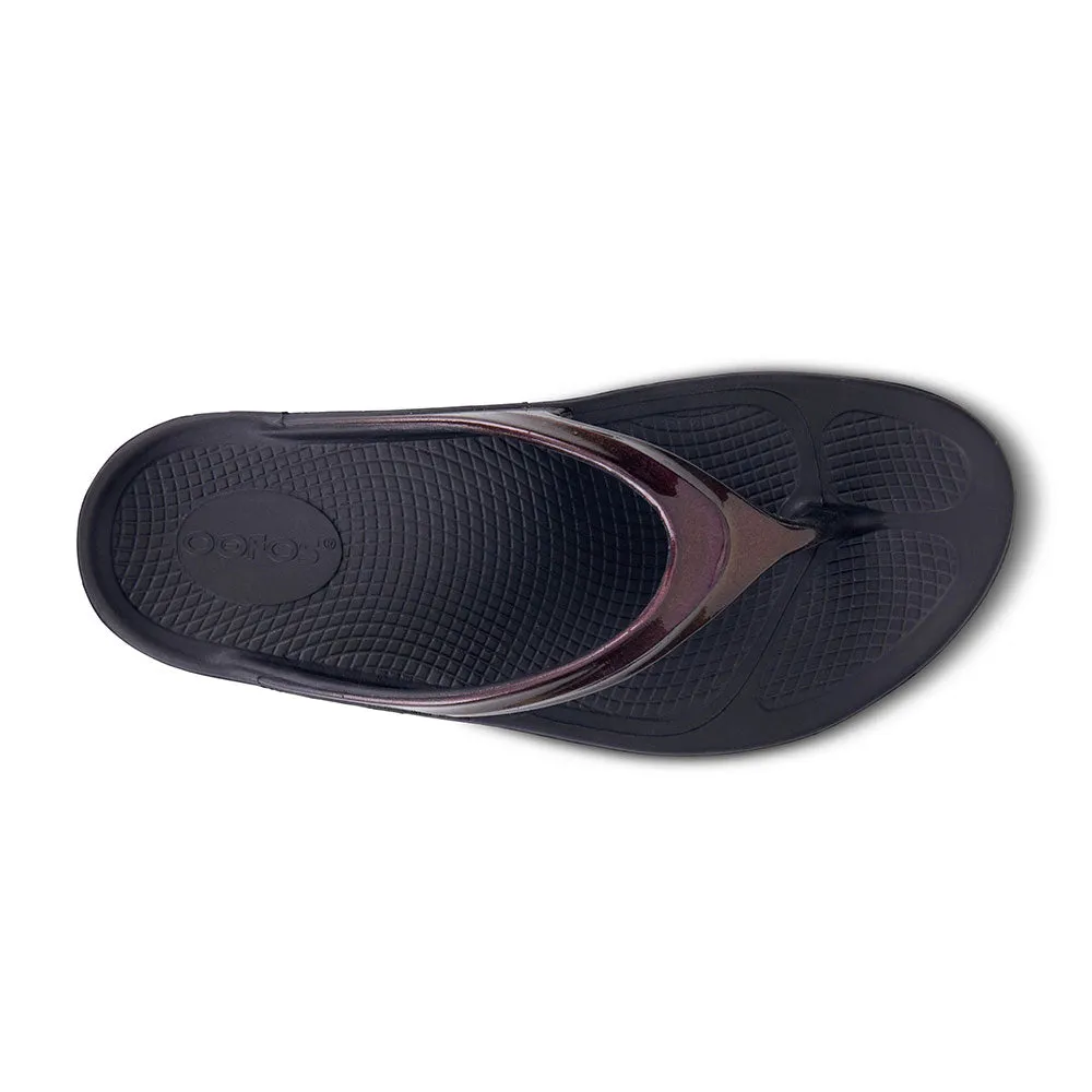 Oofos OOlala Luxe Thong Sandal