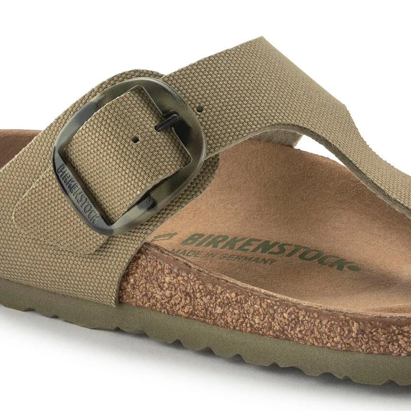 WOMEN'S BIRKENSTOCK GIZEH BIG BUCKLE RIVET LOGO SANDAL | FADED KHAKI